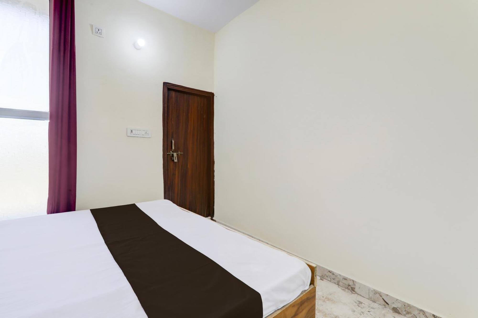 Hotel O Rn Chinhat ภายนอก รูปภาพ