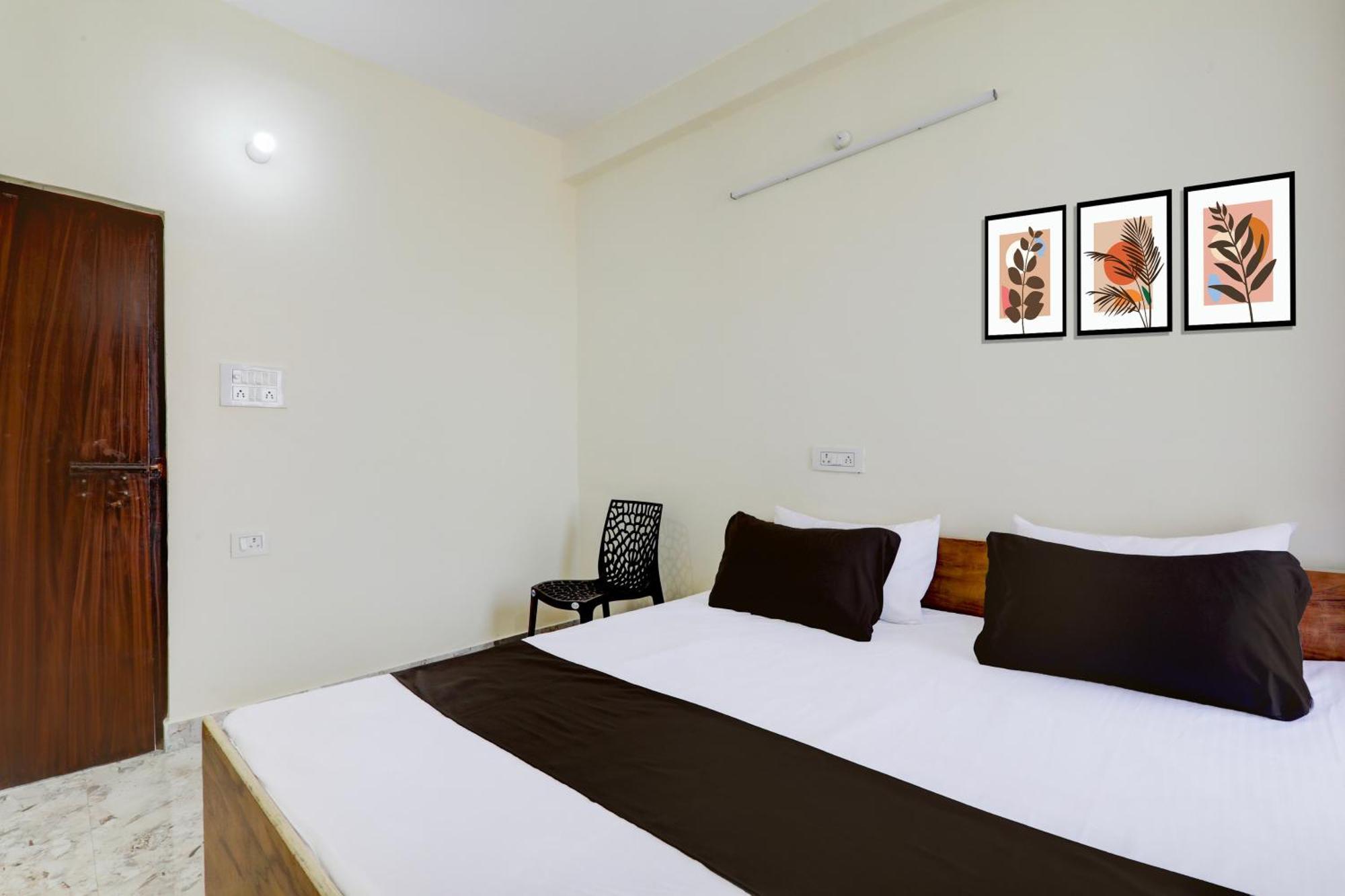 Hotel O Rn Chinhat ภายนอก รูปภาพ