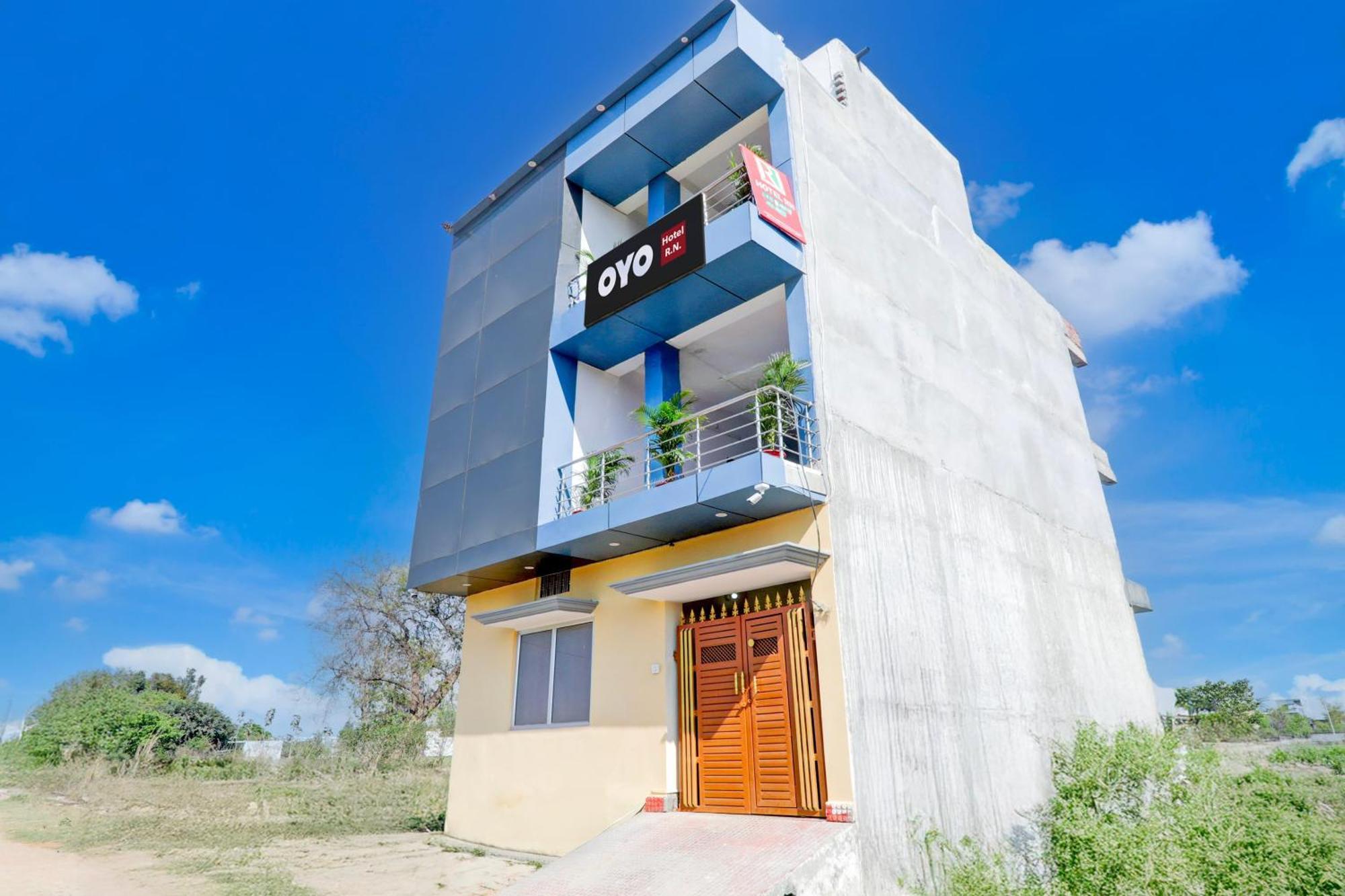 Hotel O Rn Chinhat ภายนอก รูปภาพ
